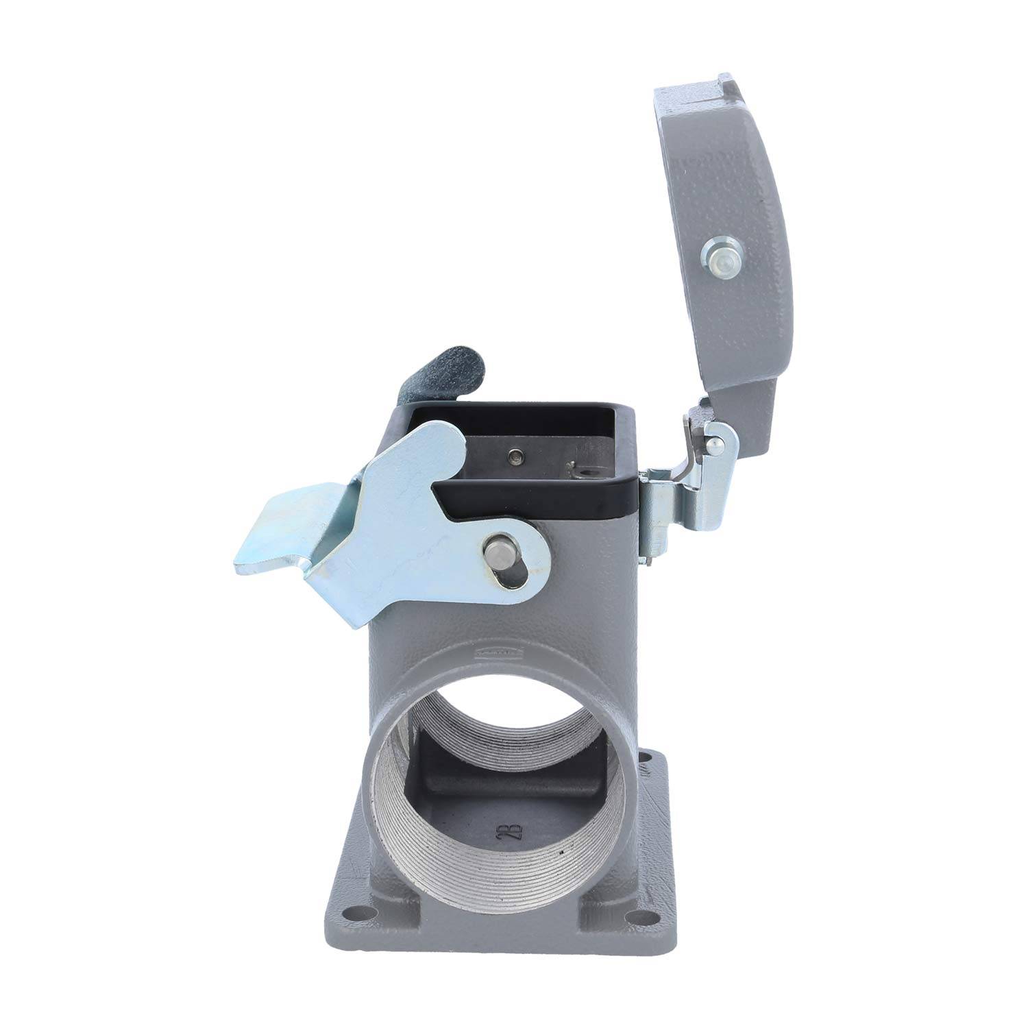 Ein grauer Rohranschluss mit einer kreisförmigen Öffnung und angebrachtem Hebel, der häufig zum Sichern oder Verbinden von Rohren in sanitären Installationen verwendet wird.