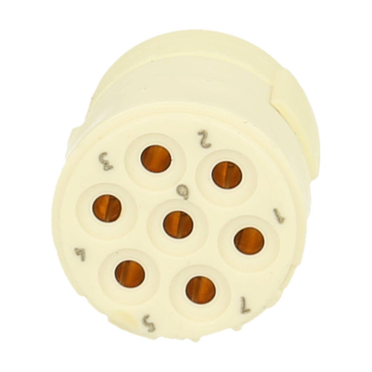 Ein beiger elektrischer Stecker mit acht kreisförmigen Stiftöffnungen, von 1 bis 8 beschriftet und in einem kreisförmigen Muster angeordnet, der für Kabelverbindungen verwendet wird.
