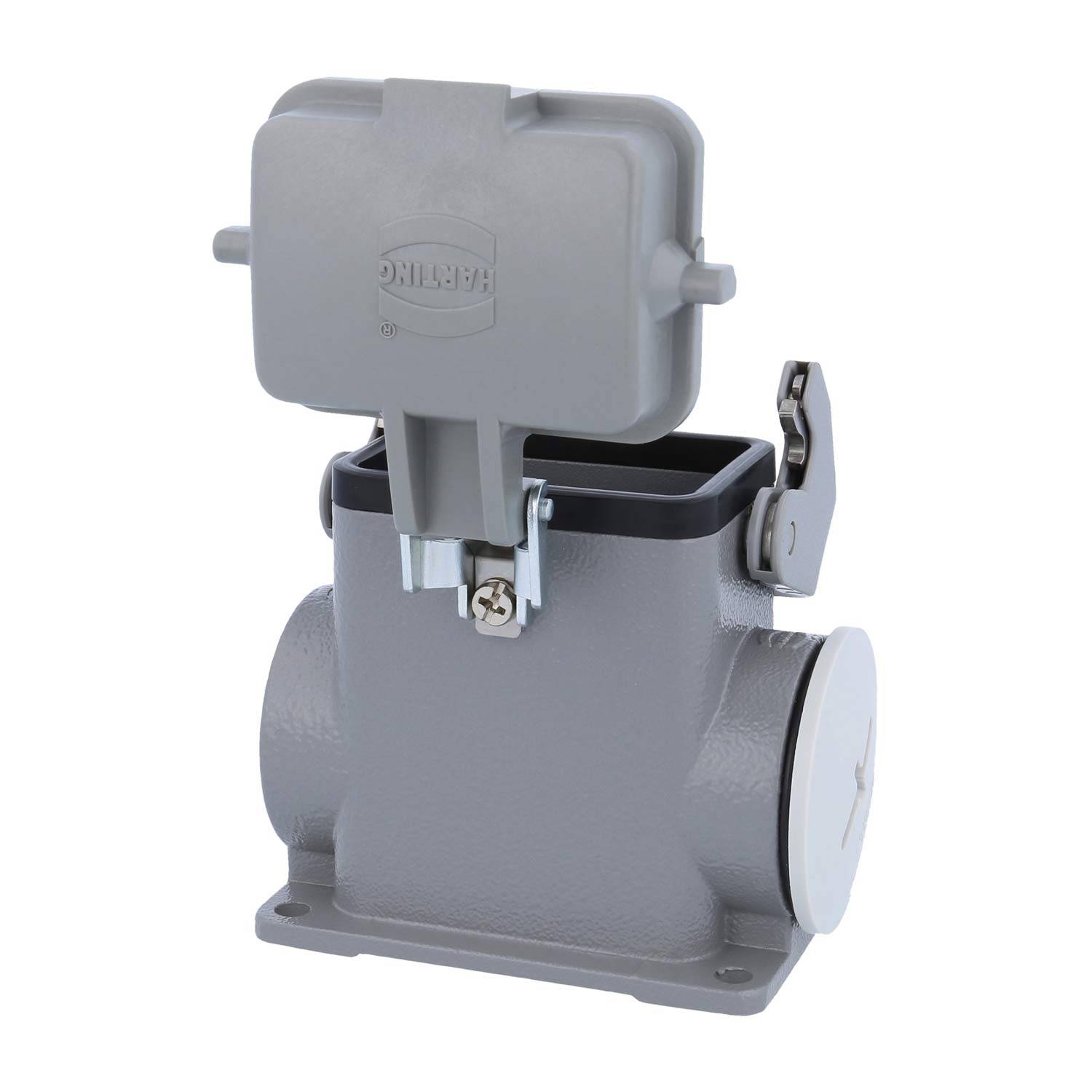 Eine graue industrielle Elektrosteckdosenabdeckung mit einer Klappe, die zum Schutz von Außenelektrischen Verbindungen vor Feuchtigkeit konzipiert ist.