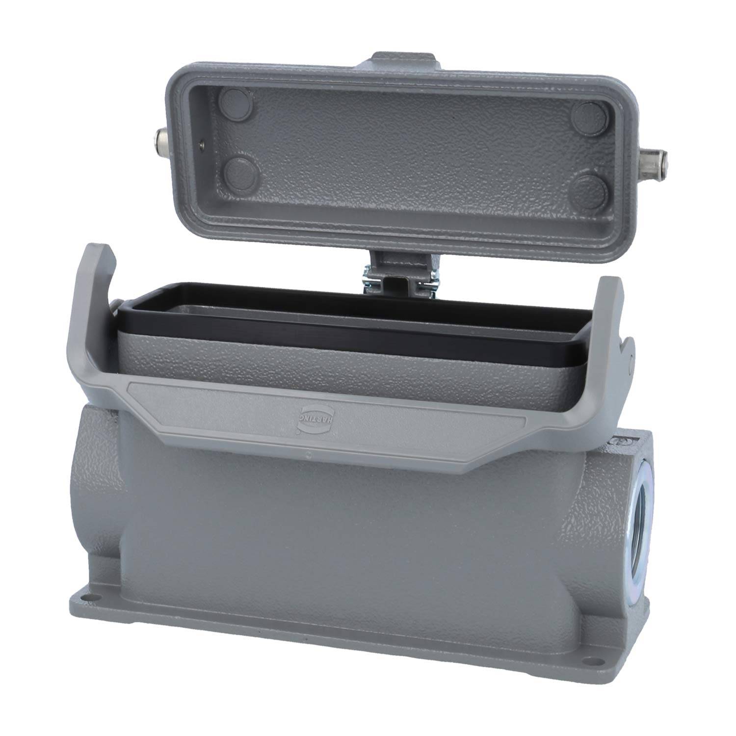 Ein grauer industrieller Verbinder mit offenem Deckel, der sein Innenleben zeigt. Entwickelt für sichere elektrische Verbindungen in industriellen Umgebungen.