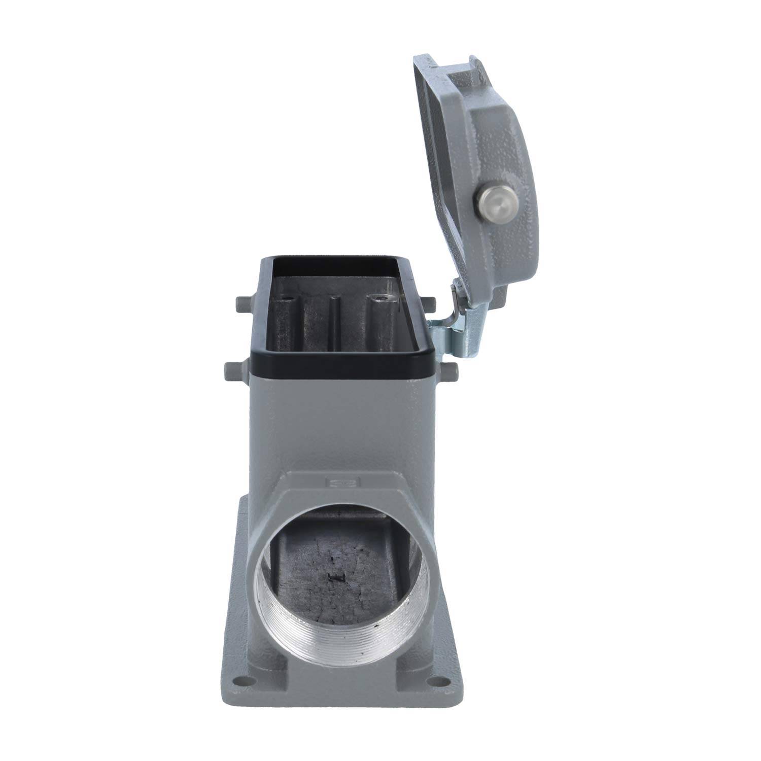 Ein metallisches Teil mit einer rechteckigen Öffnung und einem Deckel mit Scharnier oben, das für Maschinen- oder Industriezwecke verwendet wird.