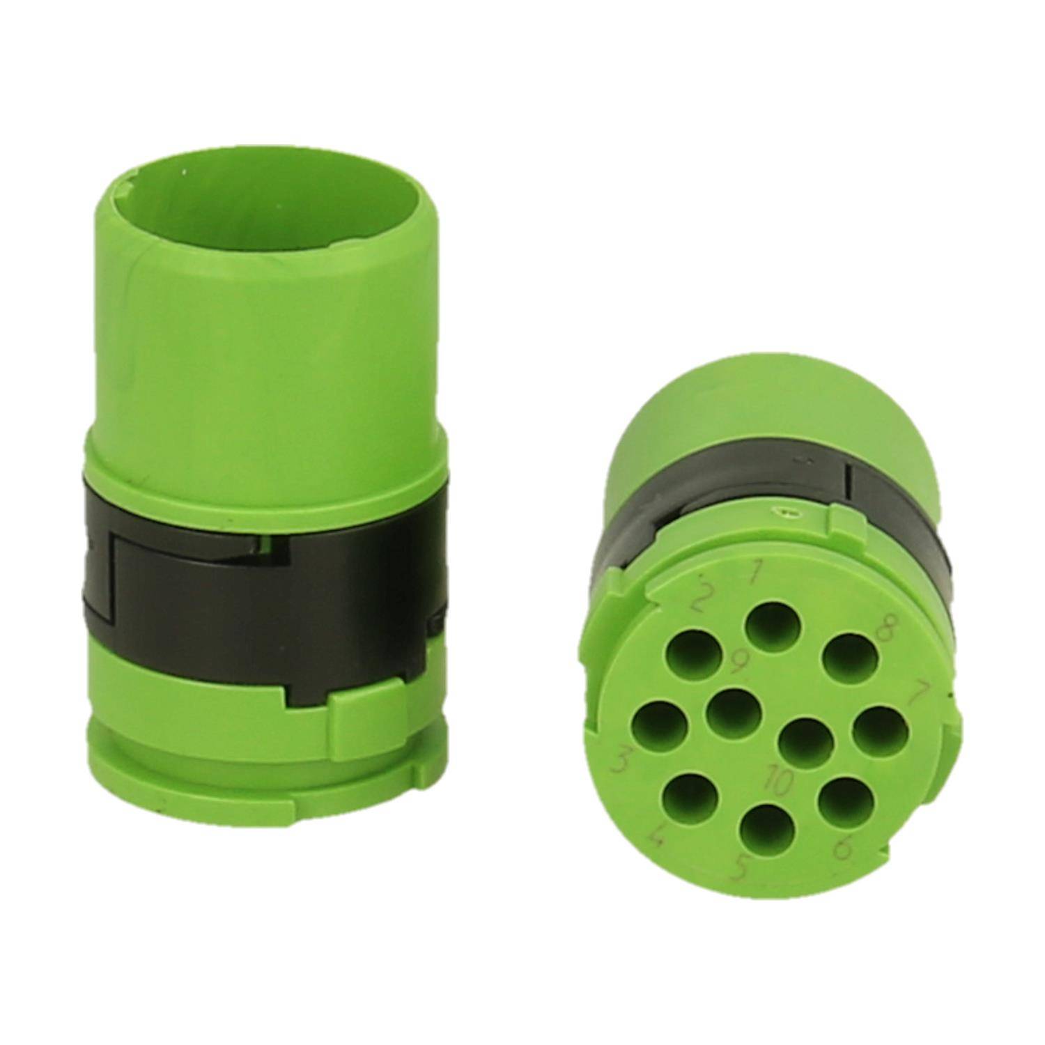 Grüne zylindrische elektrische Steckverbinder mit schwarzen Verschlussmechanismen, die auf einer Seite mehrere Buchsenkontakte aufweisen.