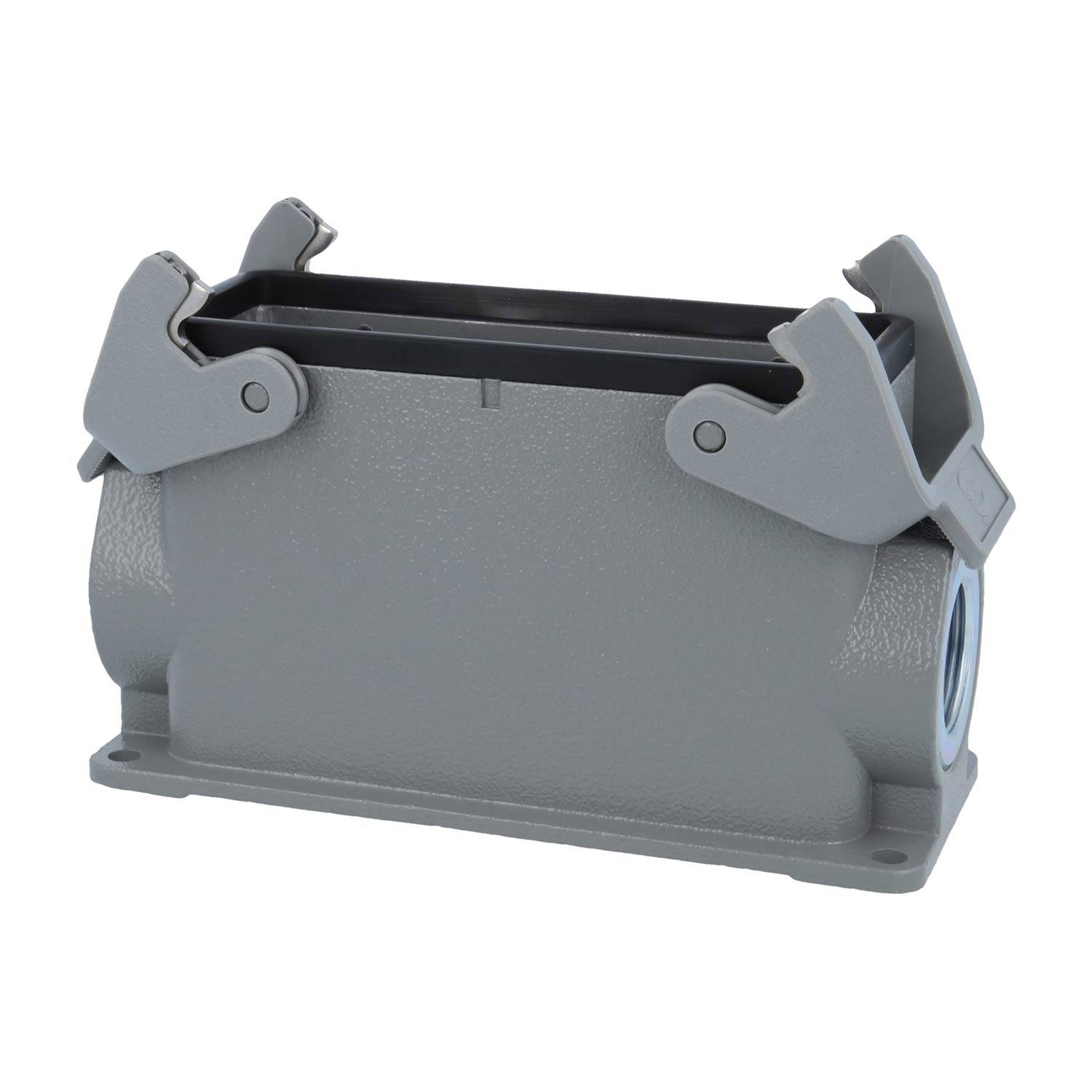 Ein rechteckiges graues industrielles Verbindungsgehäuse aus Metall mit seitlichen Verriegelungen, konzipiert für eine sichere Verbindung, auf einer flachen Oberfläche positioniert.