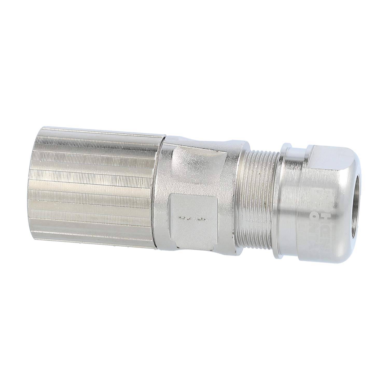 Eine Metallkabelverschraubung mit einem strukturierten, zylindrischen Körper und einem glatten, gerundeten Gewinde. Wird verwendet, um Kabel sicher zu befestigen und zu terminieren.