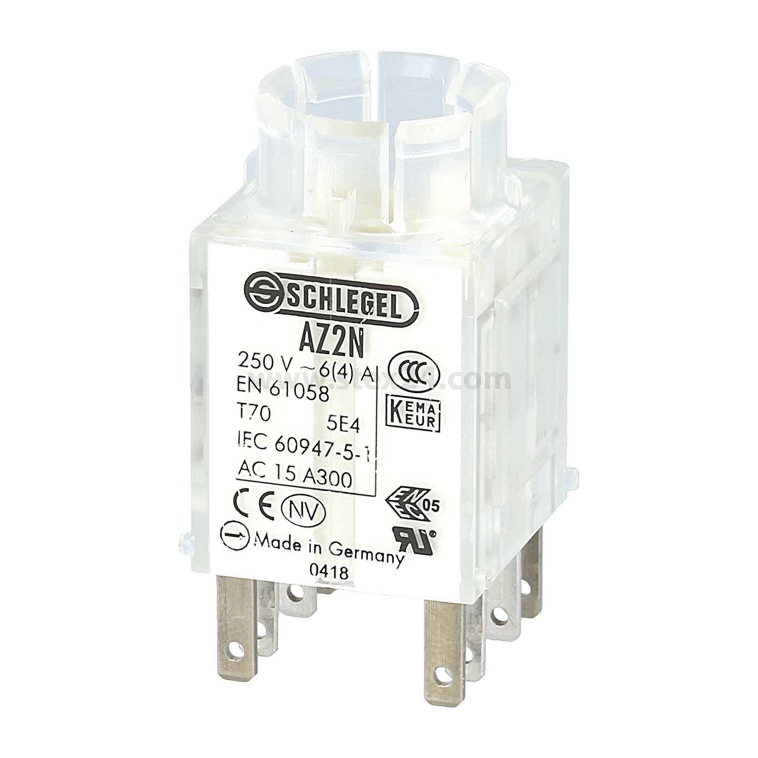 Schlegel AZ2N Drucktaster mit Spezifikationen auf dem Etikett: 250V, 6(4)A, EN 61058, IEC 60947-5-1, Made in Germany.