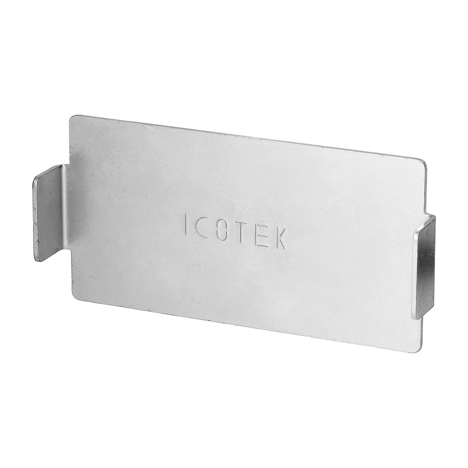 Eine flache, rechteckige Metallplatte mit dem Markennamen 'Icotek', der in sie eingraviert ist, mit einer Halterung an jedem Ende zur Befestigung.