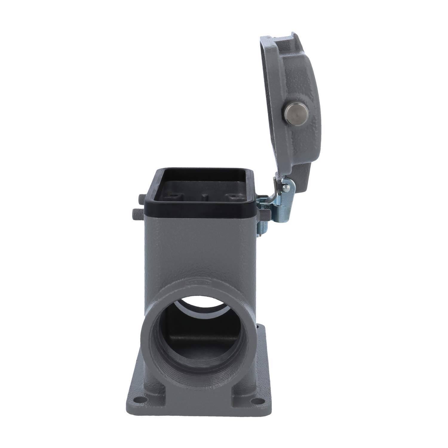 Ein grauer industrieller Elektroanschluss mit einer offenen Klappabdeckung, der den Buchseneingang zeigt. Auf einer flachen Oberfläche platziert.