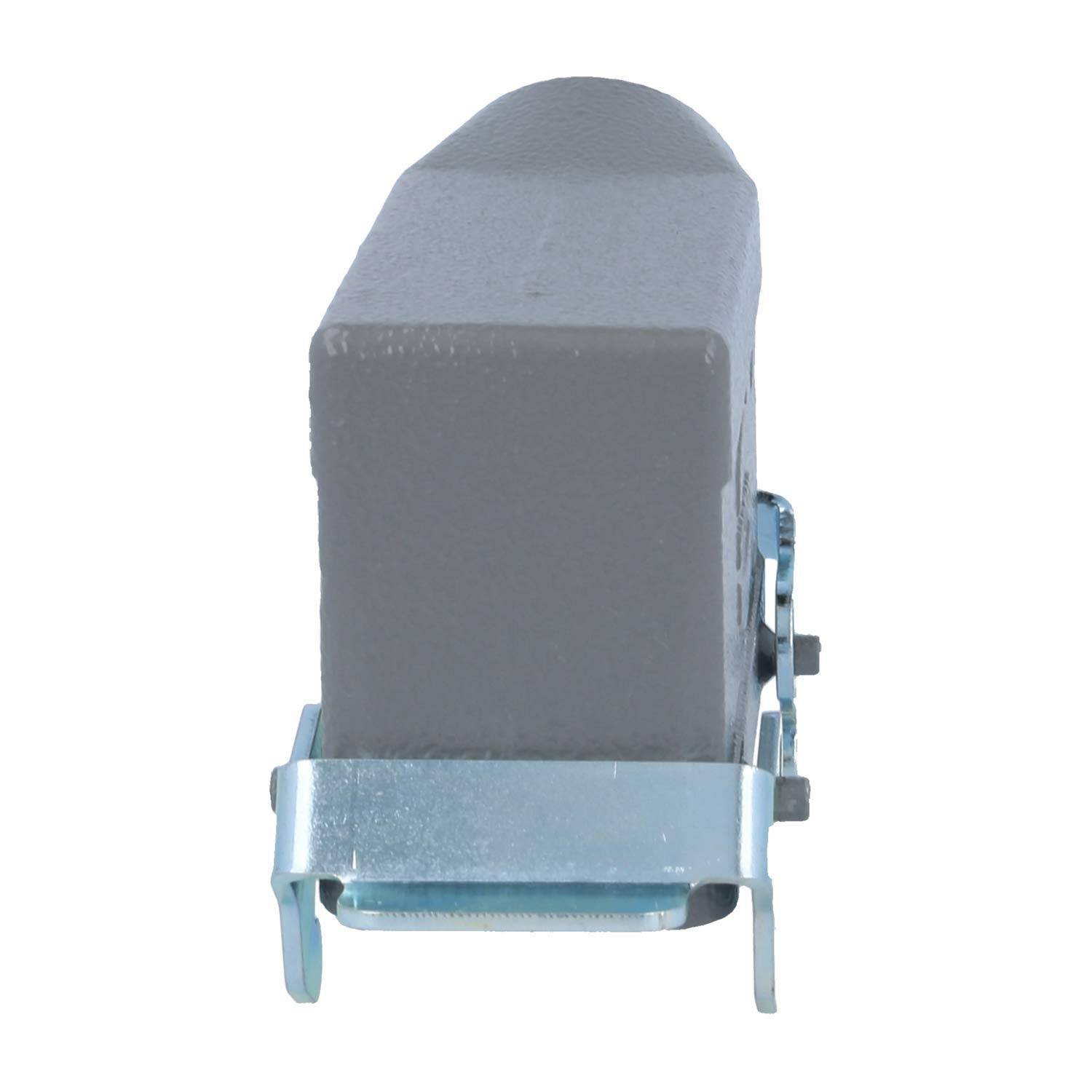 Ein rechteckiges Metallobjekt mit grauer Beschichtung, gestützt von einer silbernen Metallhalterung an der Unterseite. Das Objekt hat eine glatte Oberfläche.