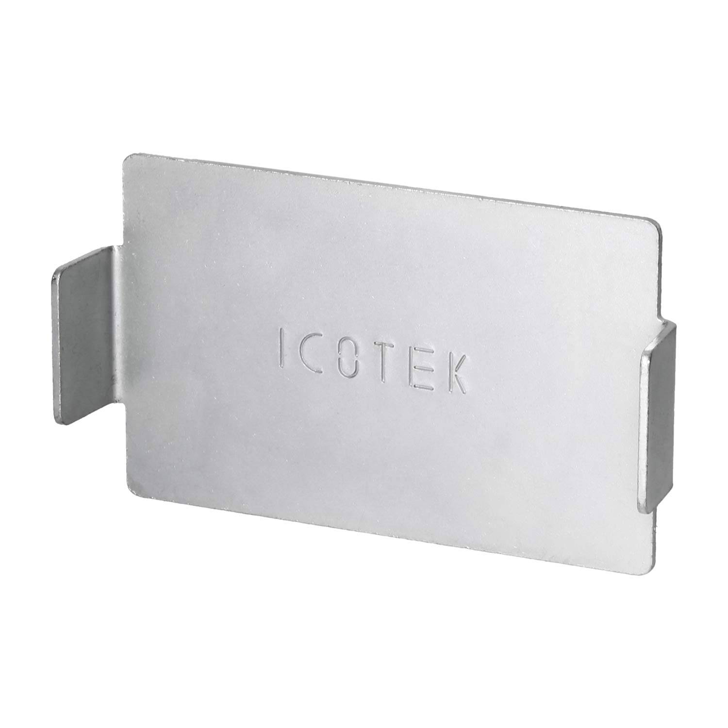Eine rechteckige Metallplatte mit eingravierter Aufschrift 'ICOTEK', die zwei kleine Seitenflansche aufweist, was auf eine Montage- oder Befestigungsfunktion hindeutet.