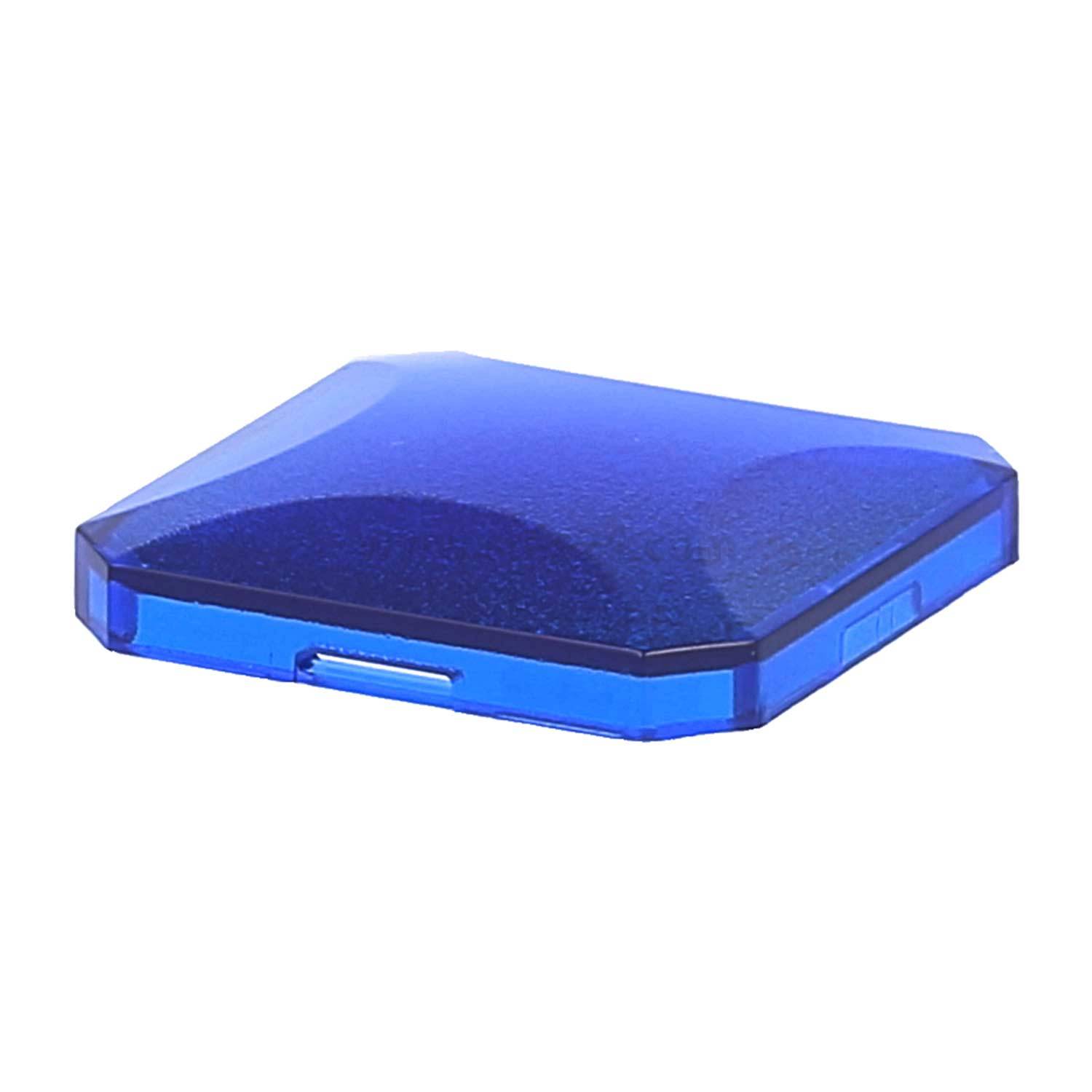 Eine blaue, sechseckige Kompaktbox mit glänzender Oberfläche wird gezeigt. Die Dose ist geschlossen und betont ihr schlankes und modernes Design.