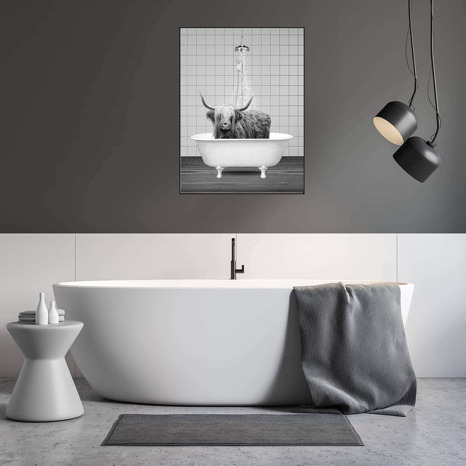 Leinwandbild Hochlandrind Badewanne Schwarz Lustig GDN2 70L x 100B cm