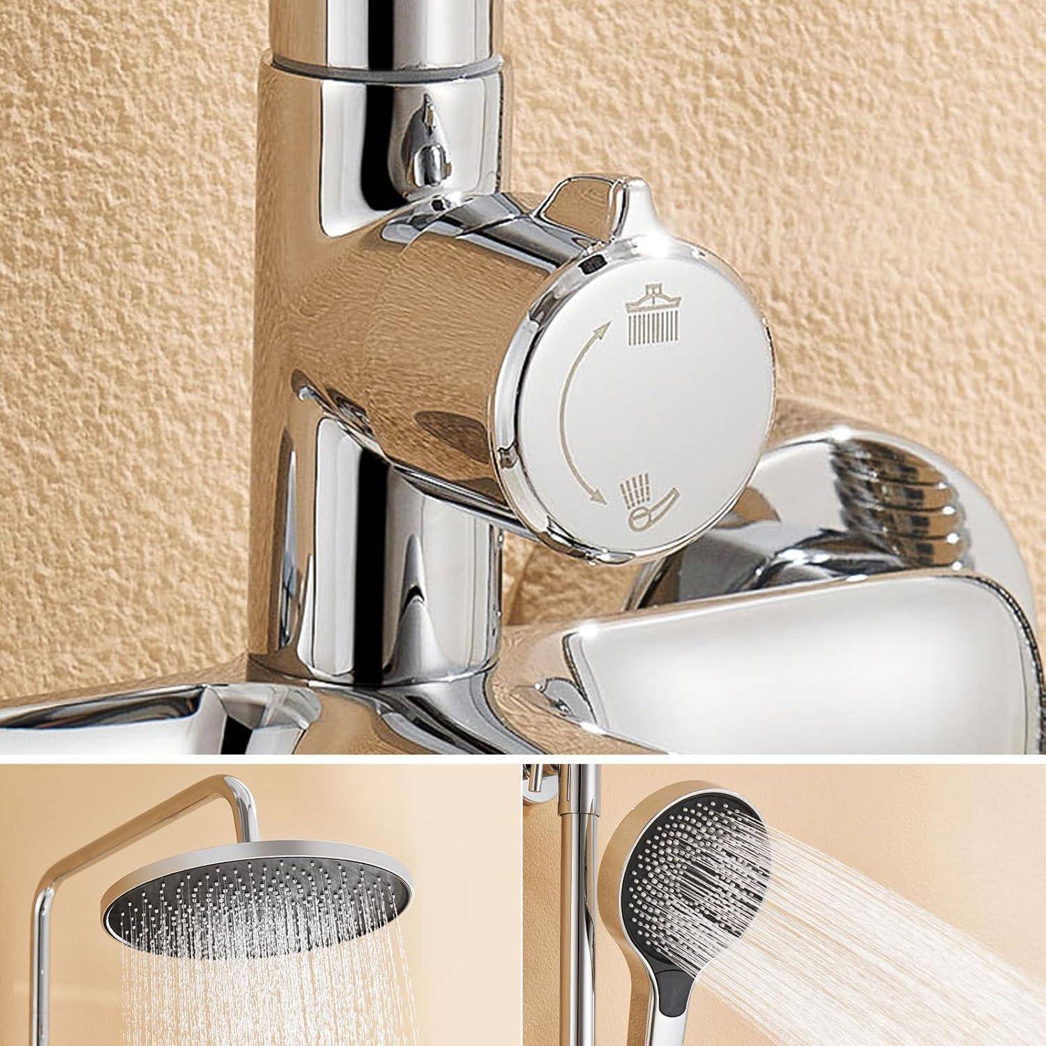 Ein Chrom-Duschsystem mit einem wandmontierten Kontrollknopf und zwei Duschköpfen: einem Regenduschkopf und einem Handbrausen, die beide Wasser sprühen.