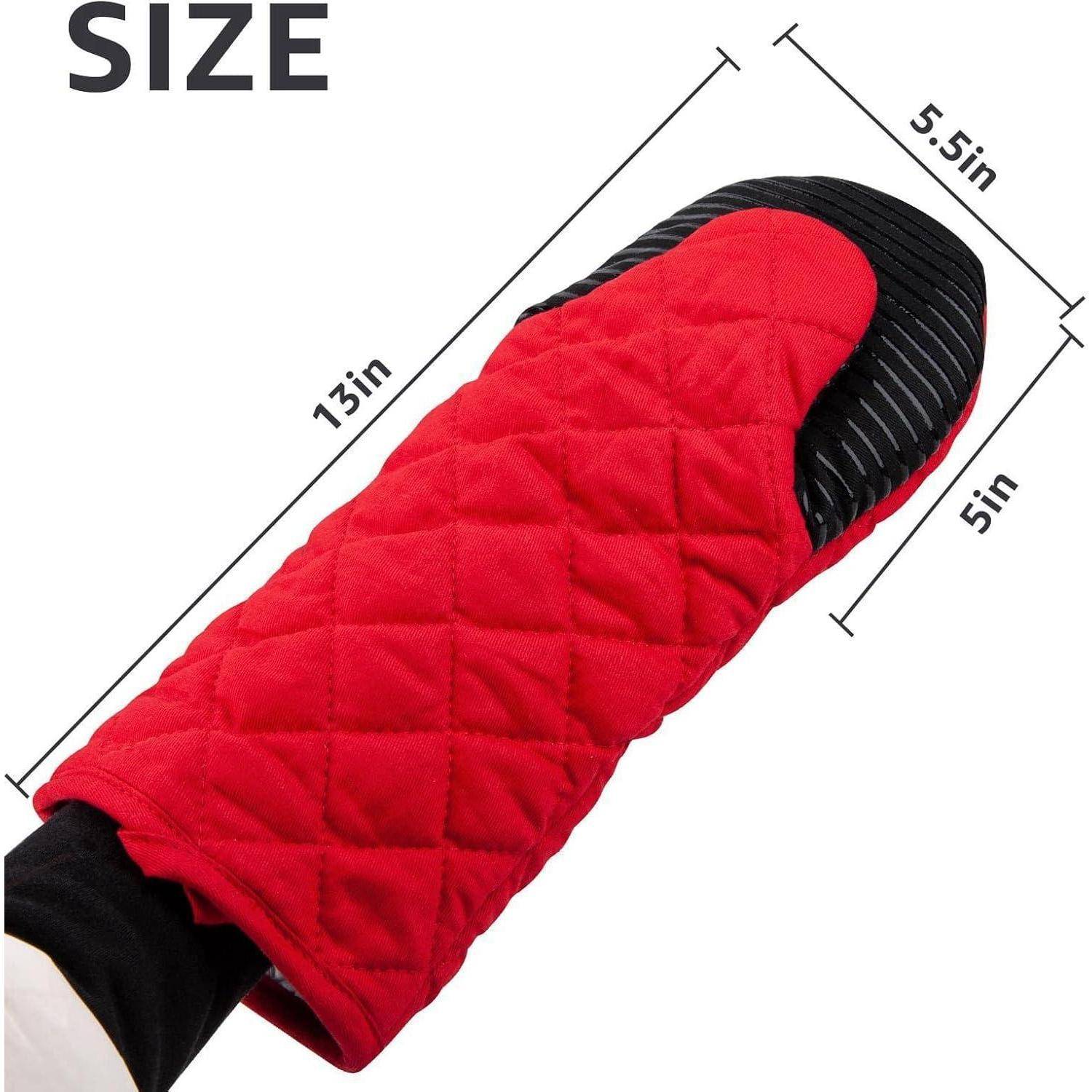 Ein roter Ofenhandschuh mit Steppdesign misst 13 Zoll in der Länge und 5 Zoll in der Breite, mit einem 5,5-Zoll-Griffbereich in Schwarz.