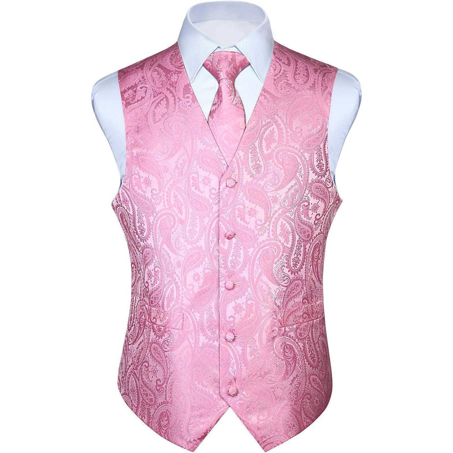 Eine rosa Paisley-Weste und Krawatte auf einem weißen Hemd, die eine elegante formelle Kleidungsoption mit kunstvollen Mustern präsentiert.