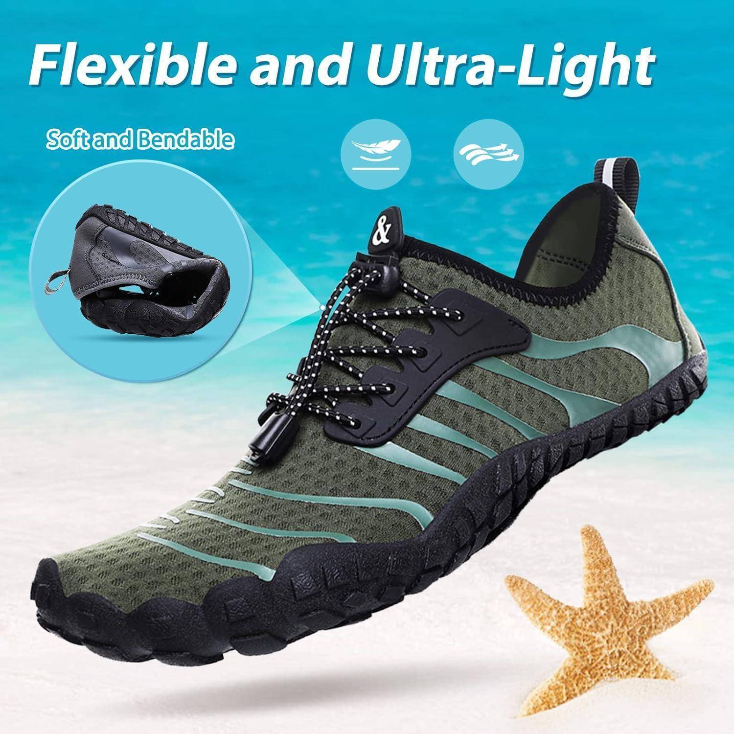 Eine leichte, flexible Wasserschuhe mit einem Seestern im Sand. Mit rutschfester Sohle und atmungsaktivem Material. Text: 'Flexibel und Ultra-Leicht'.