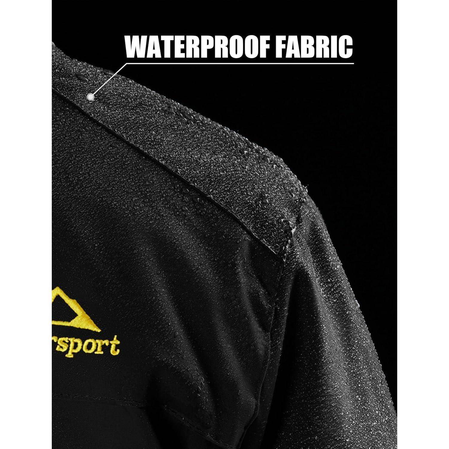 Eine Nahaufnahme der Schulter einer Sportjacke mit Wassertropfen, die den wasserdichten Stoff demonstrieren, mit der Beschriftung ‚Wasserdichter Stoff'.