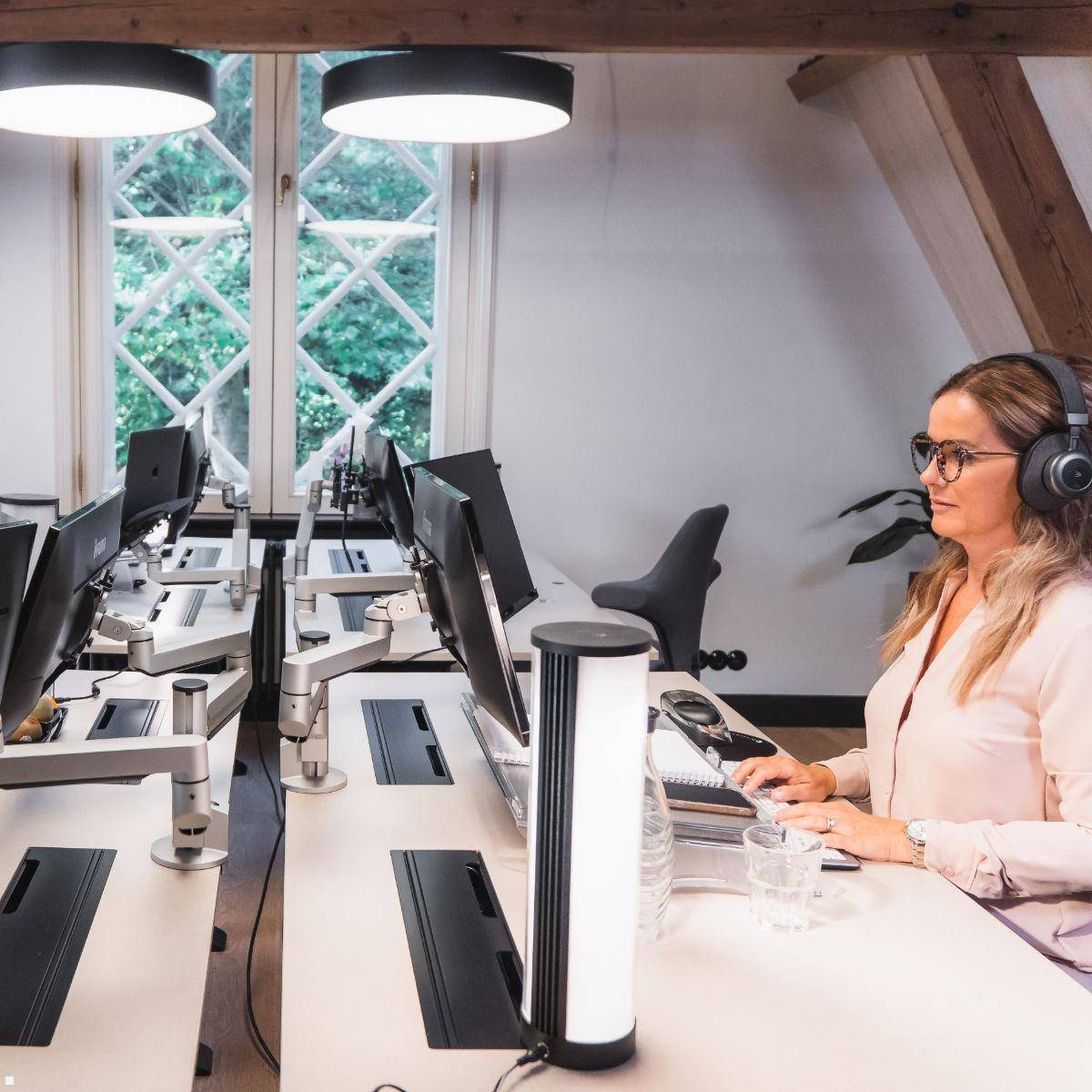 BakkerElkhuizen ergonomische Tischlampe EnergyByLight (BNEEBL)