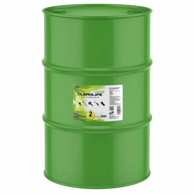 Grünes 200-Liter-Industriefass mit CleanLife-Etikett auf weißem Hintergrund.