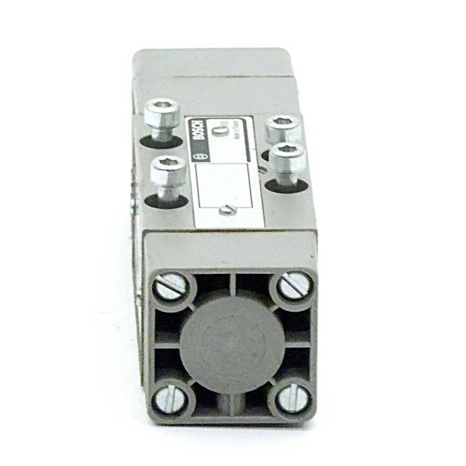 Bosch 5/3 Wegeventil (0 820 227 001)