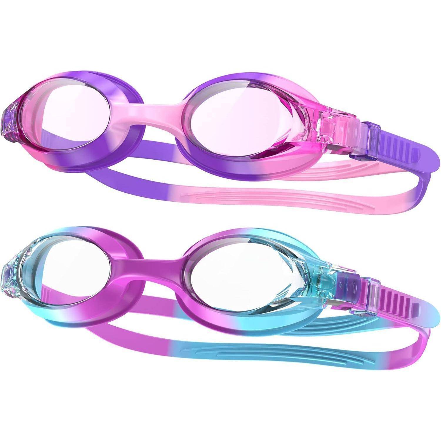 Zwei Schwimmbrillen mit getönten Gläsern und verstellbaren Trägern; ein Paar in Rosa und Lila, das andere in Blau und Lila.