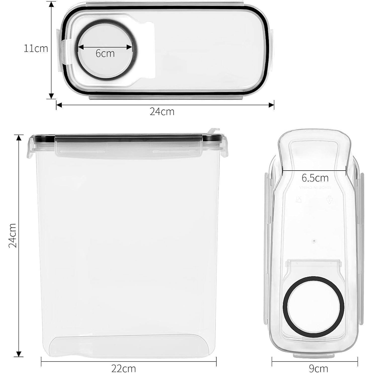 Ein transparenter rechteckiger Aufbewahrungsbehälter mit einem schwarzen Deckelrand wird gezeigt. Die Abmessungen betragen 24 cm Höhe, 24 cm Breite und 11 cm Tiefe.