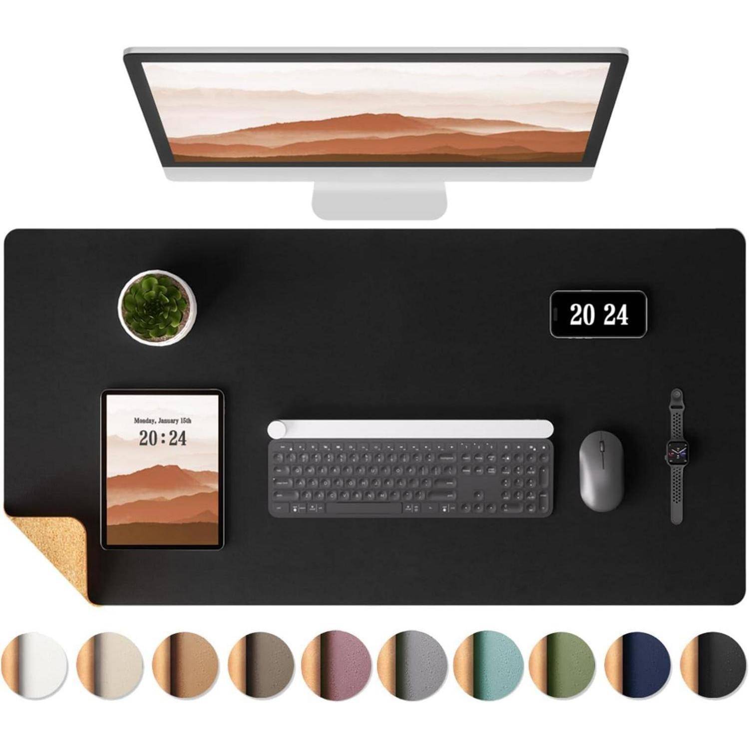 Eine minimalistische Schreibtischeinrichtung mit einem Computer, Tastatur, Maus, Tablet mit der Anzeige 
