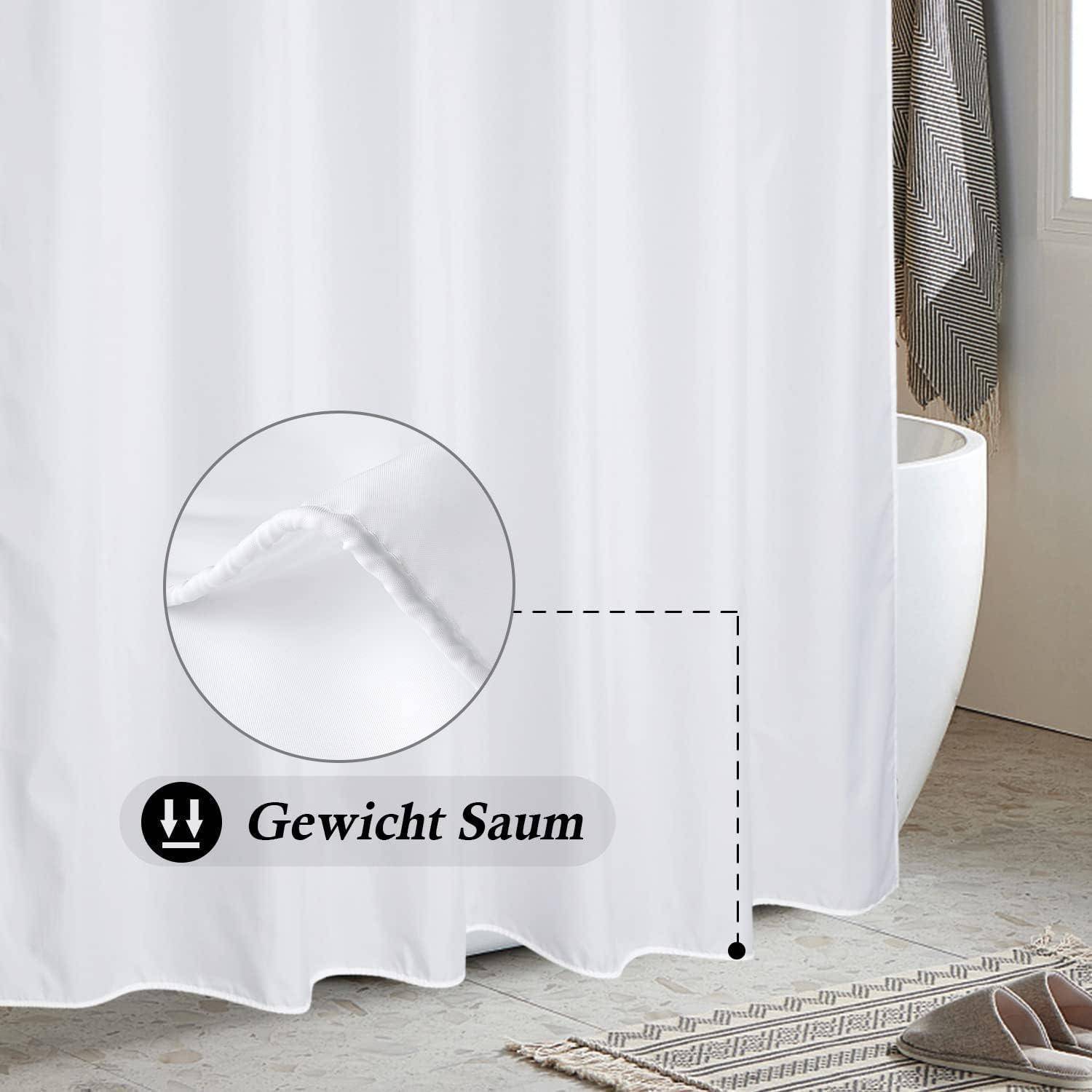 Duschvorhang in einem Badezimmer wird gezeigt, mit einem Detailausschnitt, der das 'Gewicht Saum'-Merkmal veranschaulicht, was auf einen beschwerten Saum hinweist.