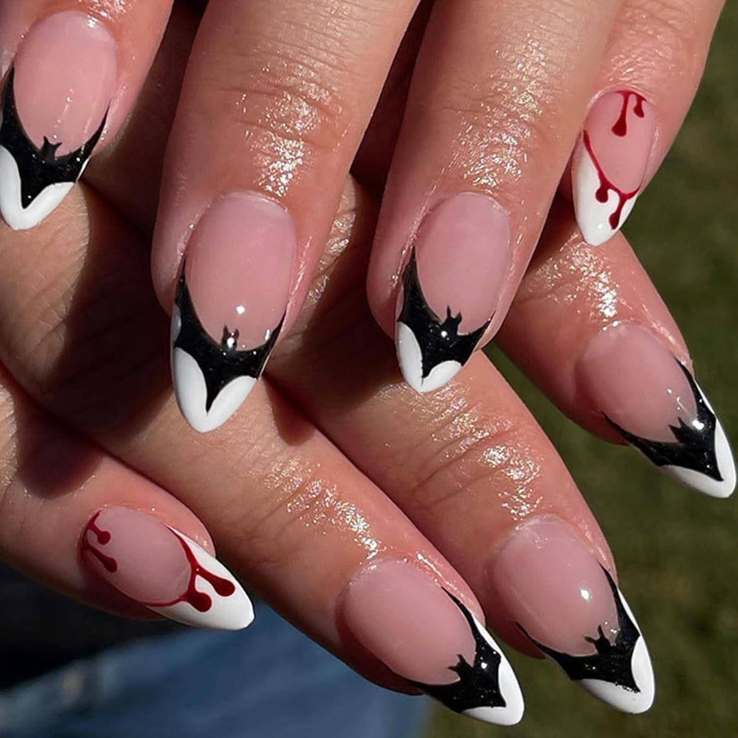 Nägel 24 Halloween Mandel French Mittel Aufkleben Fledermäuse und Blut