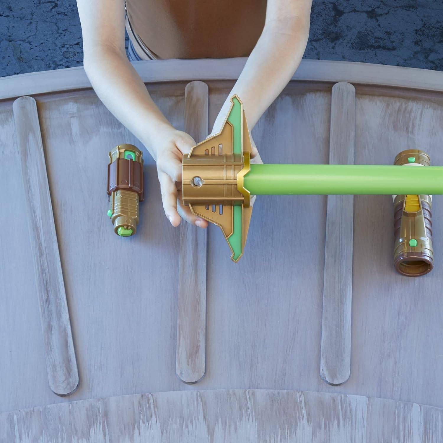 Star Wars Lightsaber Forge Yoda ausfahrbares Lichtschwert grün 4+