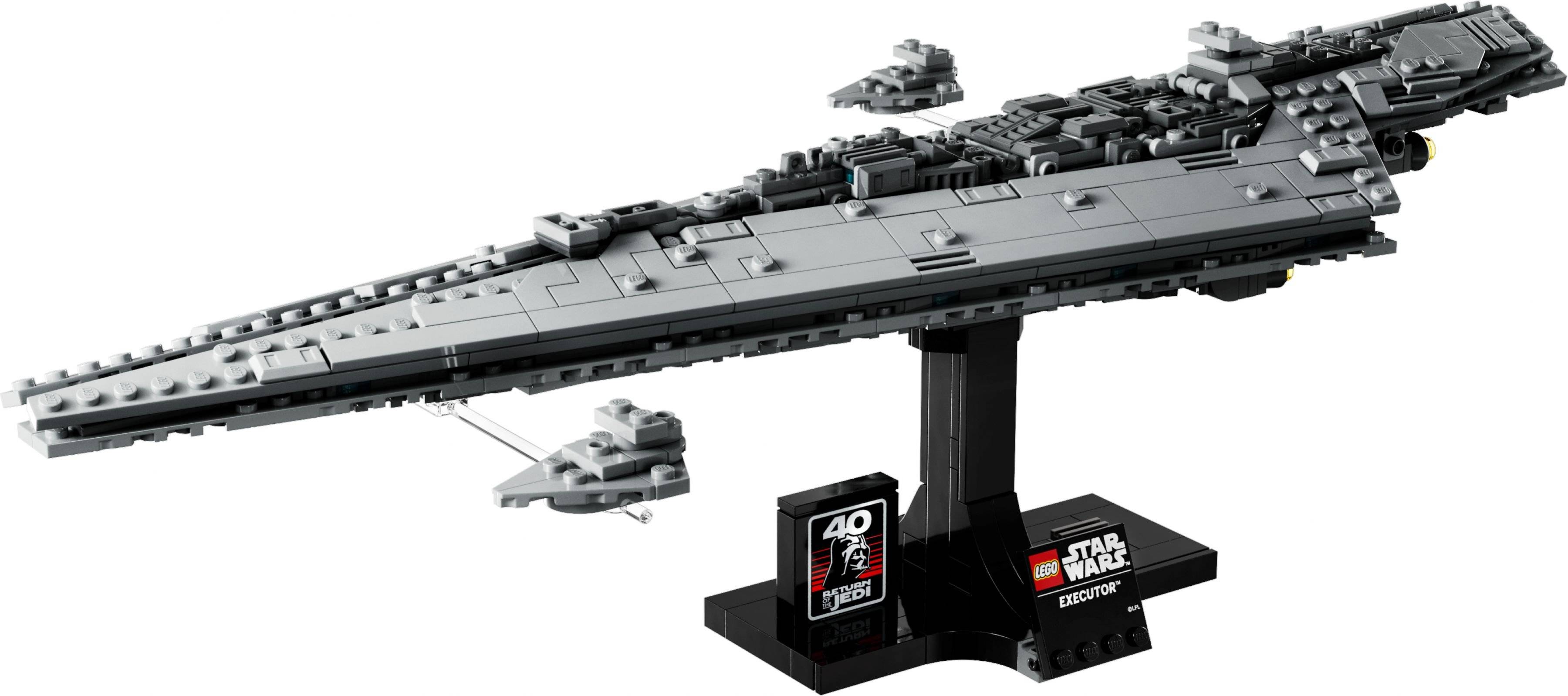 LEGO-Modell des 'Star Wars Executor', ein detailliertes graues Raumschiff auf einem Ständer, gekennzeichnet mit '40 Vader'.