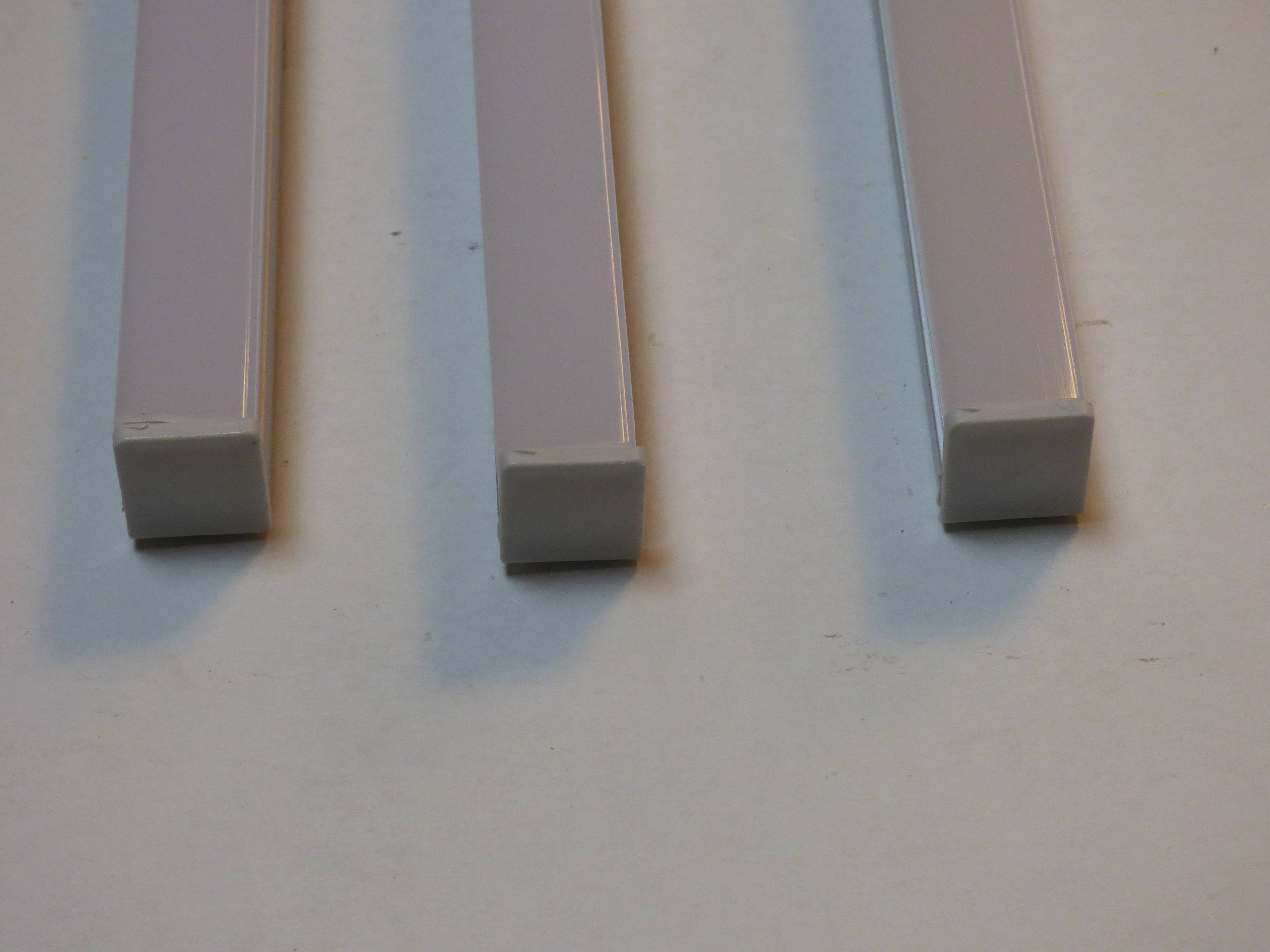 5001 LED ALU Leuchte Aufsatz weiß 3x1m Fernbed. +Netzteil Warm Weiß