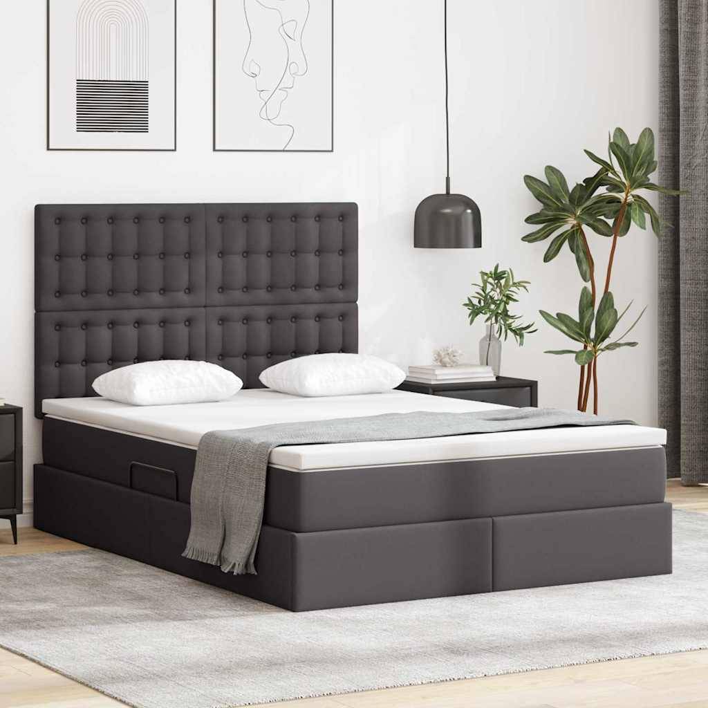 Ein modernes Schlafzimmer mit einem grau gepolsterten Bett, weißer Bettwäsche, grauer Wolldecke, Nachttisch, Pflanzen, Pendelleuchte und zwei Wanddrucken im Linienstil.