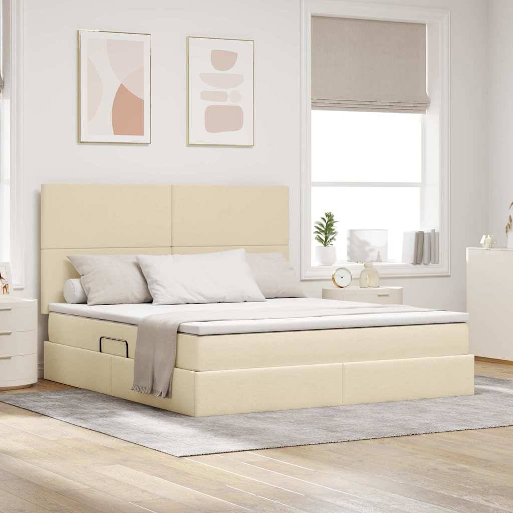 Ein modernes Schlafzimmer mit einem beigen gepolsterten Bett, weißer Bettwäsche, hellem Holzfußboden, abstrakter Kunst und einem Fenster mit Jalousien.