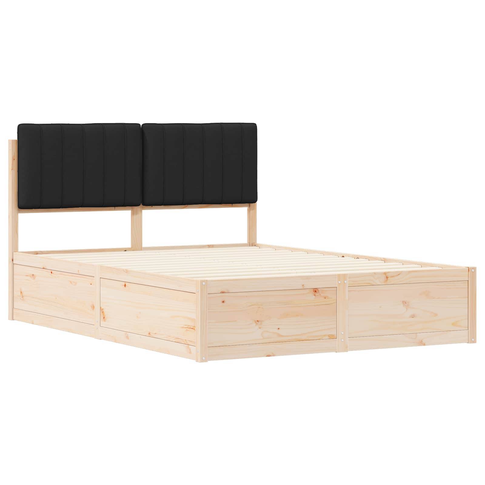 Ein Holzbettgestell mit heller Holzoberfläche und einem schwarzen gepolsterten Kopfteil, aus einem Blickwinkel betrachtet. Das Bett hat ein minimalistisches Design.