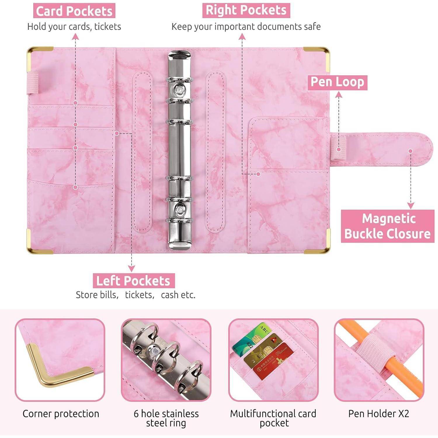 Rosa Planer öffnen mit beschrifteten Kartenfächern, Geldfächern, Schleife für Stift und magnetischer Schnalle. Detailansichten zeigen Eckenversteifung und Stahlringdetails.