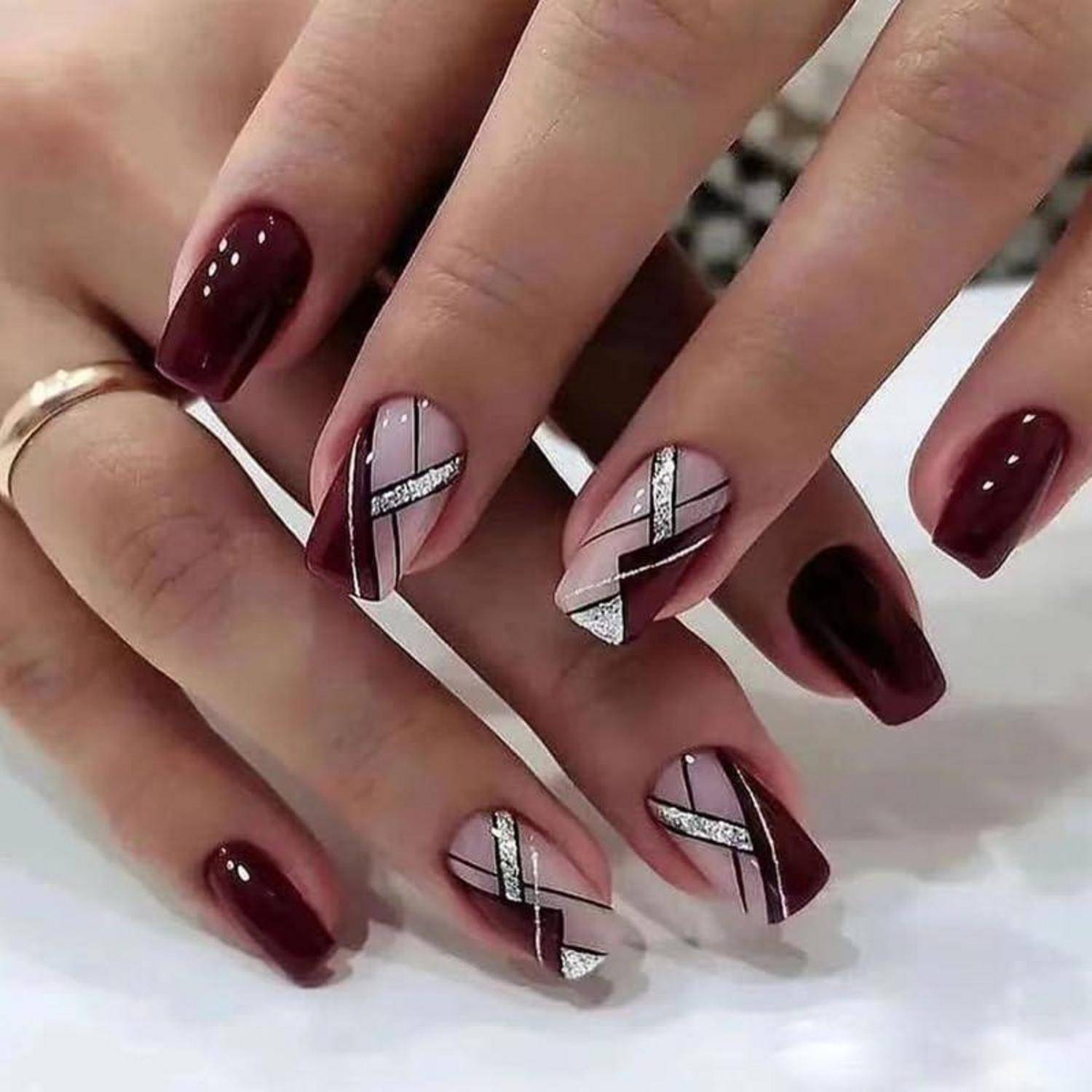 24 Stück Burgundy Rot Silber Glitter Eckig Press on Nägel Mittel