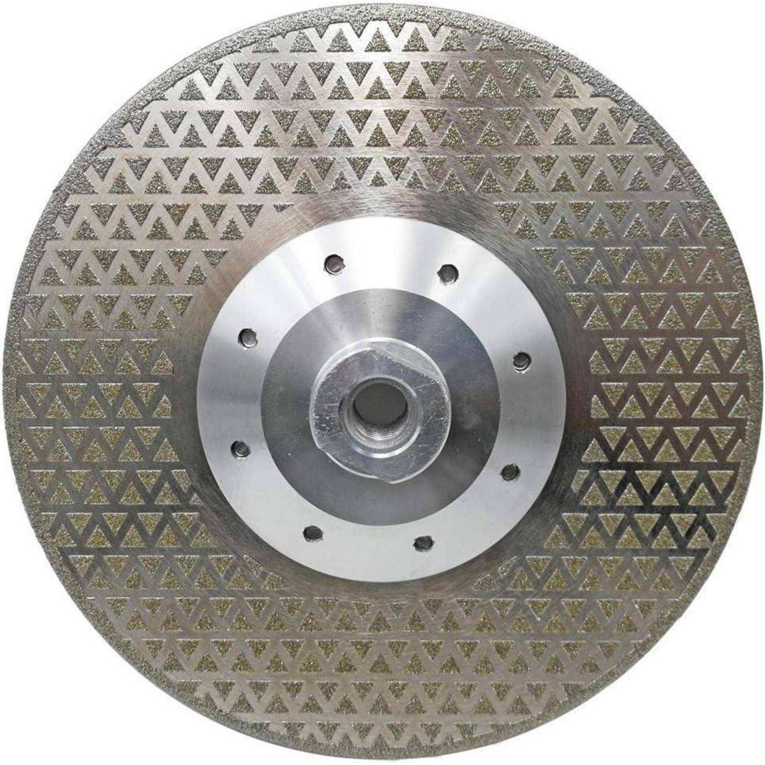 Kreisförmige Metallscheibe mit Dreiecksmuster, wahrscheinlich ein Schleif- oder Schneidwerkzeug. Zentrales Loch und gleichmäßig verteilte Perforationen zur Befestigung.