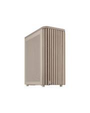 Beige Standlautsprecher oder Subwoofer-Gehäuse mit gerillter Frontblende auf weißem Hintergrund.