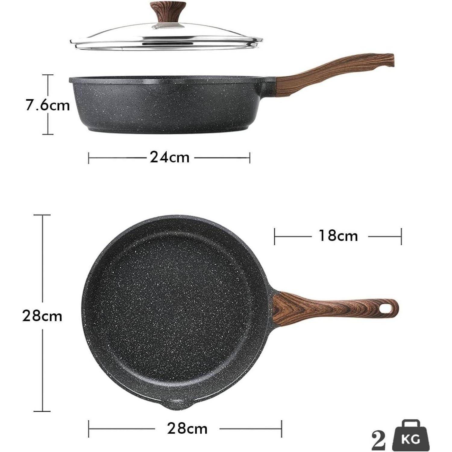 Ein Antihaft-Pfannen-Set mit Holzgriffen, bestehend aus einer Pfanne mit Deckel (24 cm Durchmesser, 7,6 cm Höhe) und einer flachen Pfanne (28 cm Durchmesser). Gesamtgewicht: 2 kg.