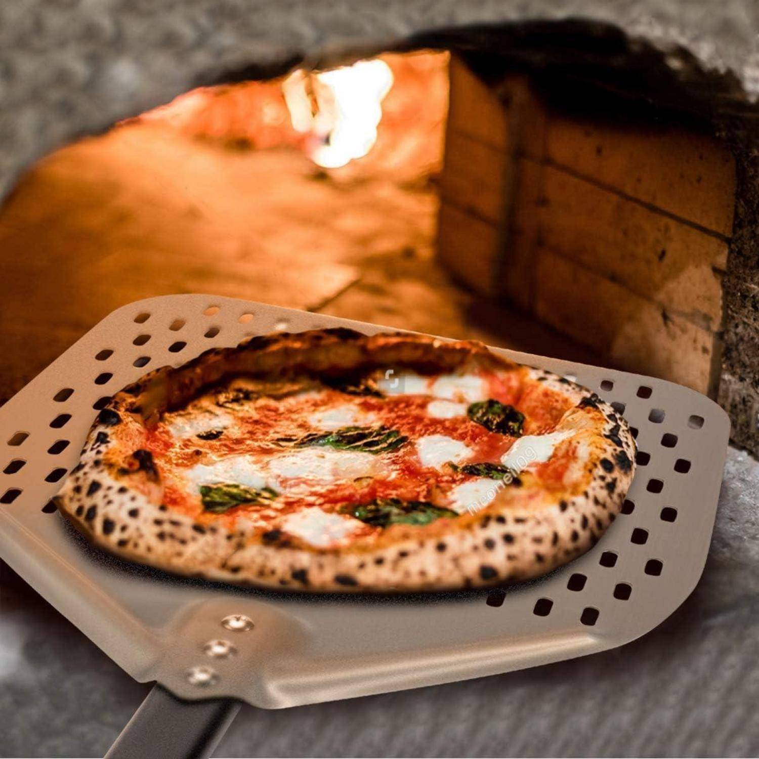 Perforierte Pizzaschaufel aus Eloxiertem Aluminium mit Silikongriff