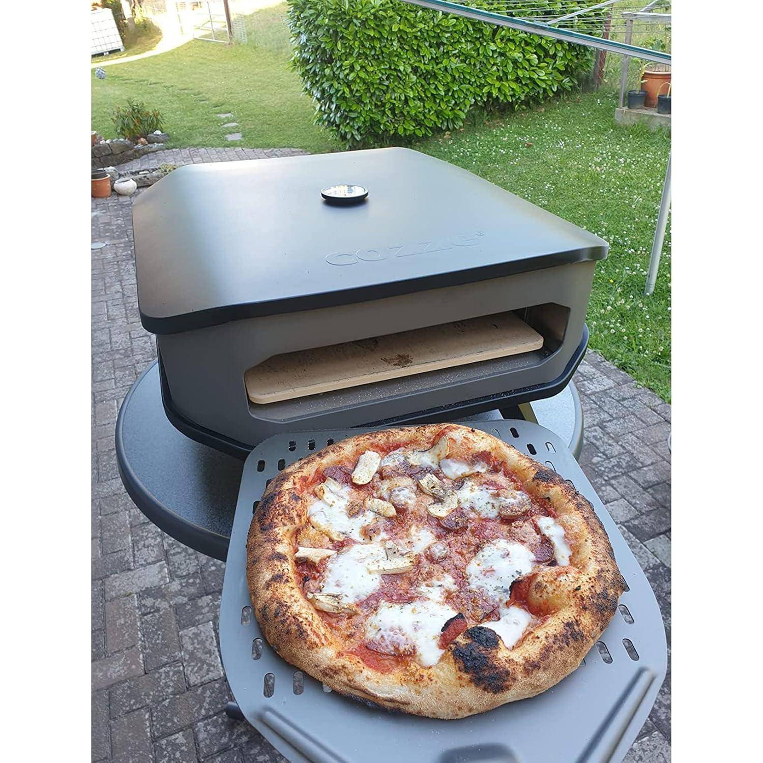 Perforierte Pizzaschaufel aus Eloxiertem Aluminium mit Silikongriff