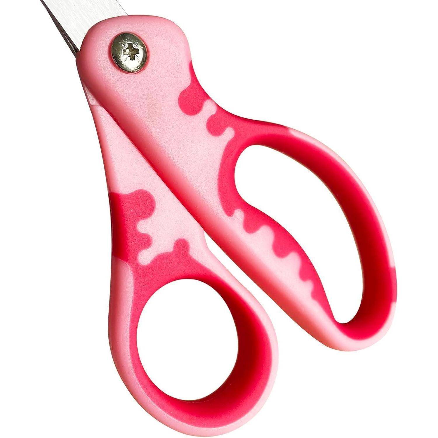 Rote und rosa Scheren mit ergonomischem Griffdesign auf weißem Hintergrund.