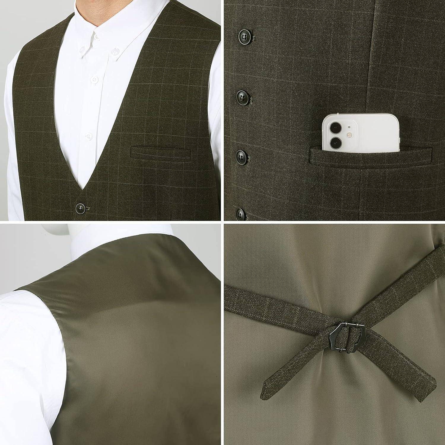 Eine dunkelgrüne karierte Weste, getragen über einem weißen Hemd, mit sichtbaren vorderen Knopfdetails, einem Smartphone in der Tasche und einem verstellbaren Rückenriemen.