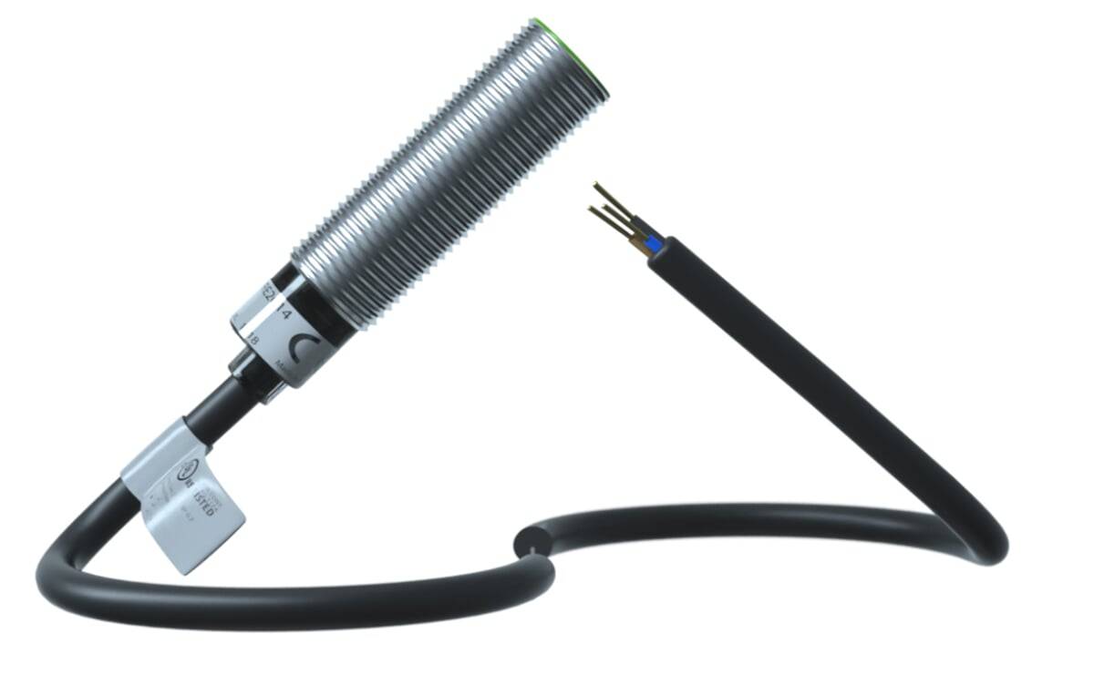 Ein zylindrisches Metallsensor und ein schwarzes Kabel mit freiliegenden Leitungsenden, was möglicherweise auf einen elektronischen oder automobilen Kontext hinweist.