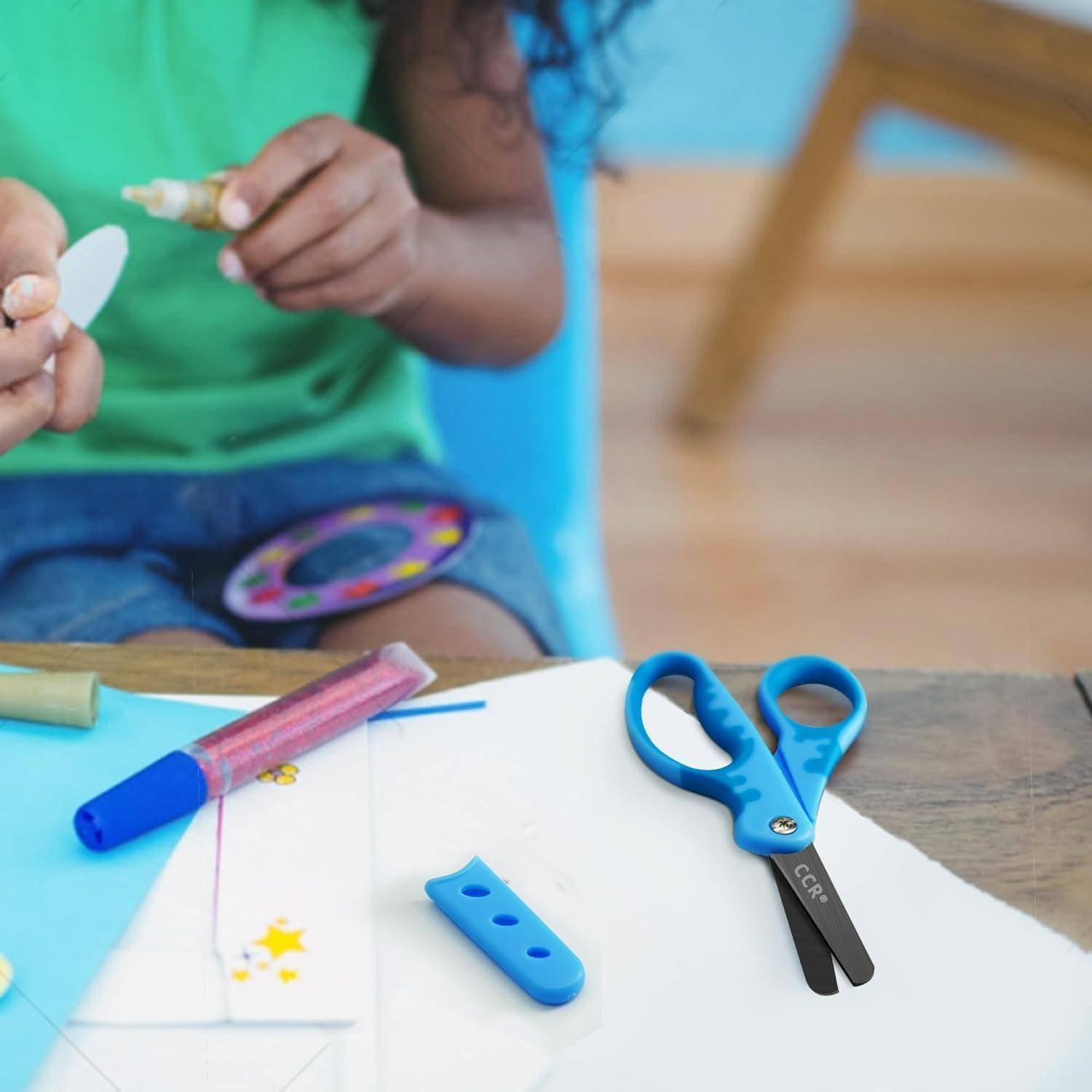Kinderschere mit Kappen 13,5 cm Schwarz - Sicherheitsschere für Kinder