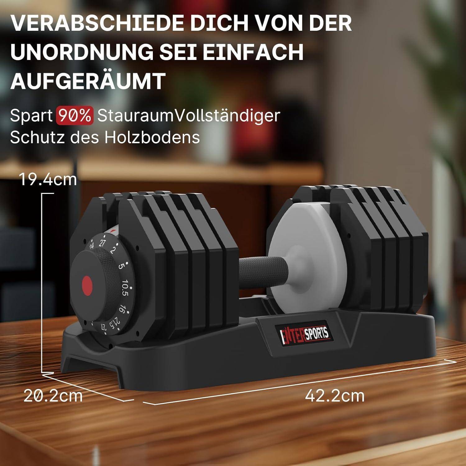 Ein verstellbarer Kurzhantel-Ständer mit Maßen: 19,4 cm hoch, 20,2 cm breit, 42,2 cm lang. Text: 'Spart 90% Stauraum, Vollständiger Schutz des Holzbodens'.