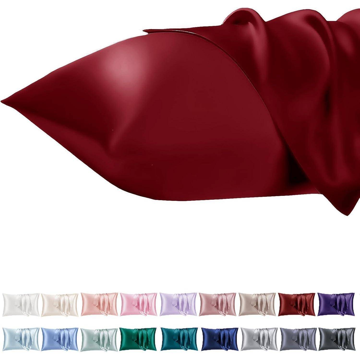 Ein roter Seidenkissen mit glänzender Oberfläche wird prominent präsentiert. Darunter ist eine Reihe von Kissenbezügen aus Seide in verschiedenen Farben wie Rosa, Blau und Grün ausgestellt.