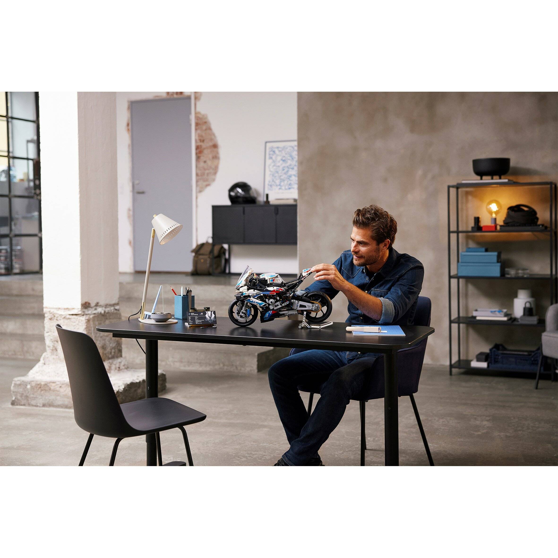 LEGO Technic BMW M 1000 RR (42130)