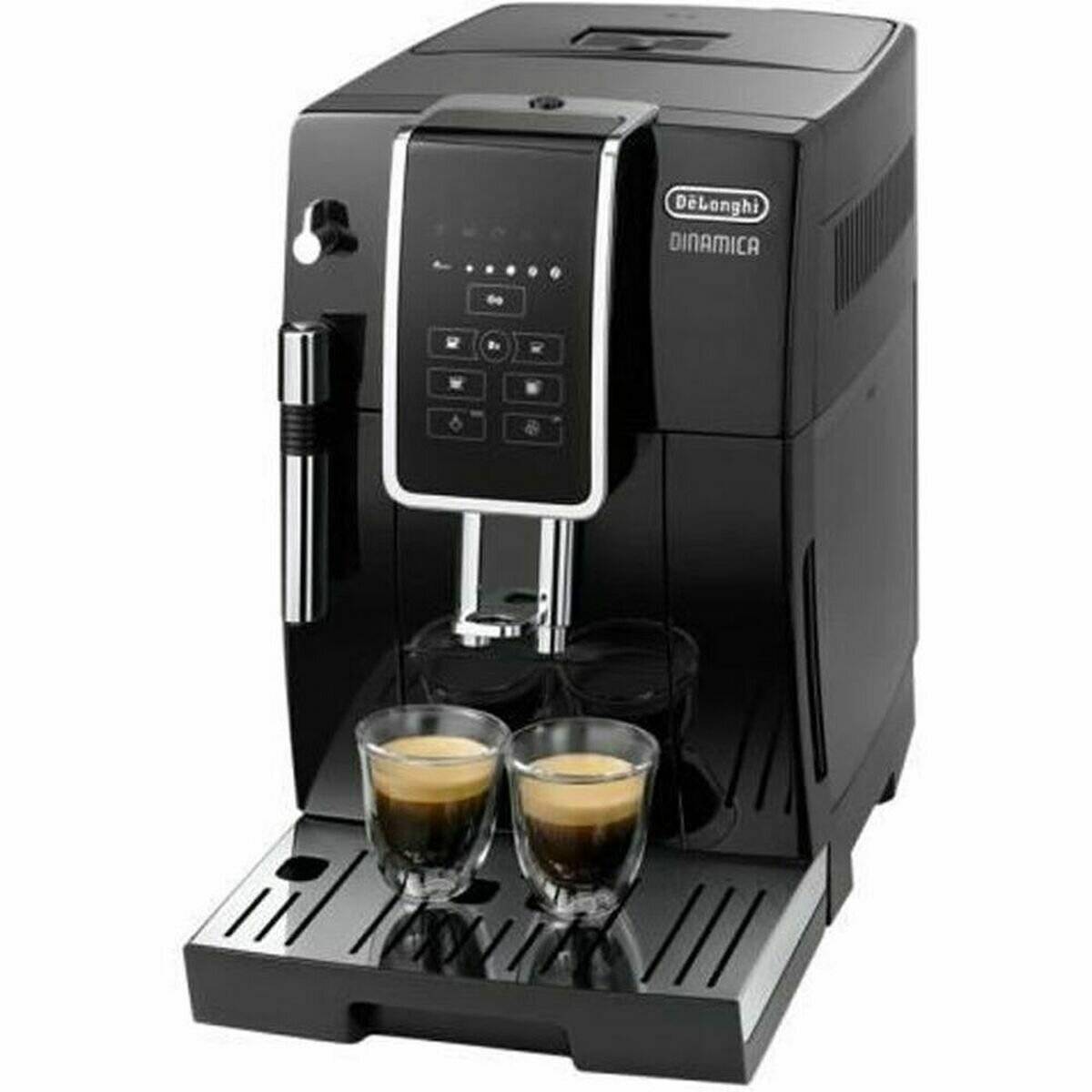 Eine schwarze DeLonghi Dinamica Espressomaschine mit einem intuitiven Bedienfeld und zwei gefüllten Espressotassen auf ihrem Tablett.