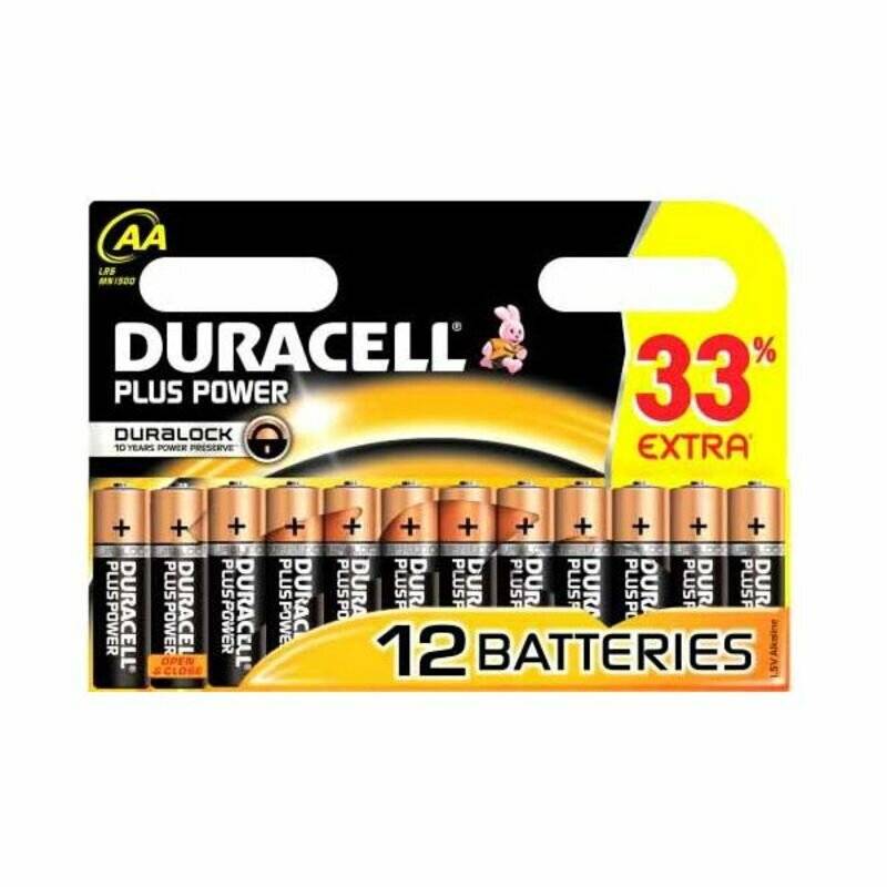 Packung mit 12 Duracell Plus Power AA-Batterien, gekennzeichnet mit '33% Extra'.